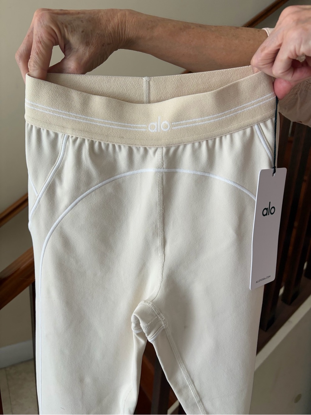 Alo heart throb leggings - Picture 2 of 10